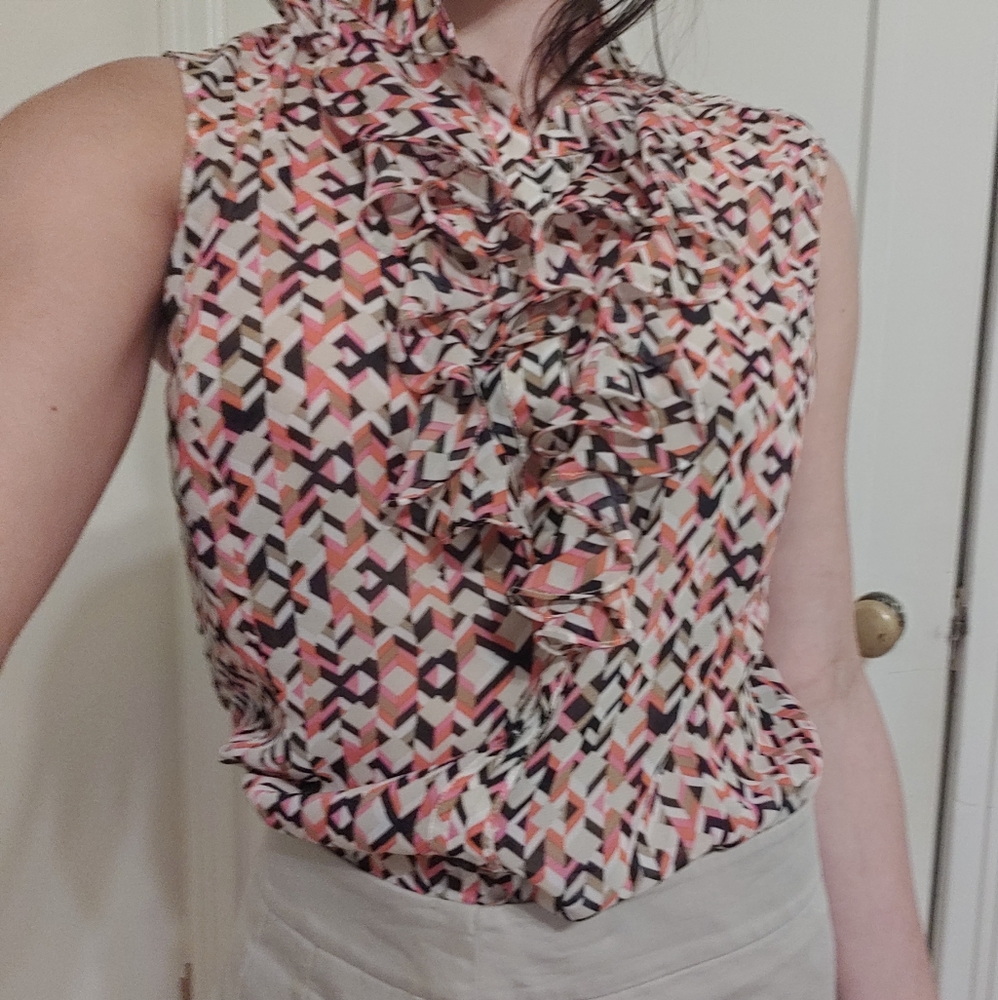 Tahari Patterned Ruffled blouse